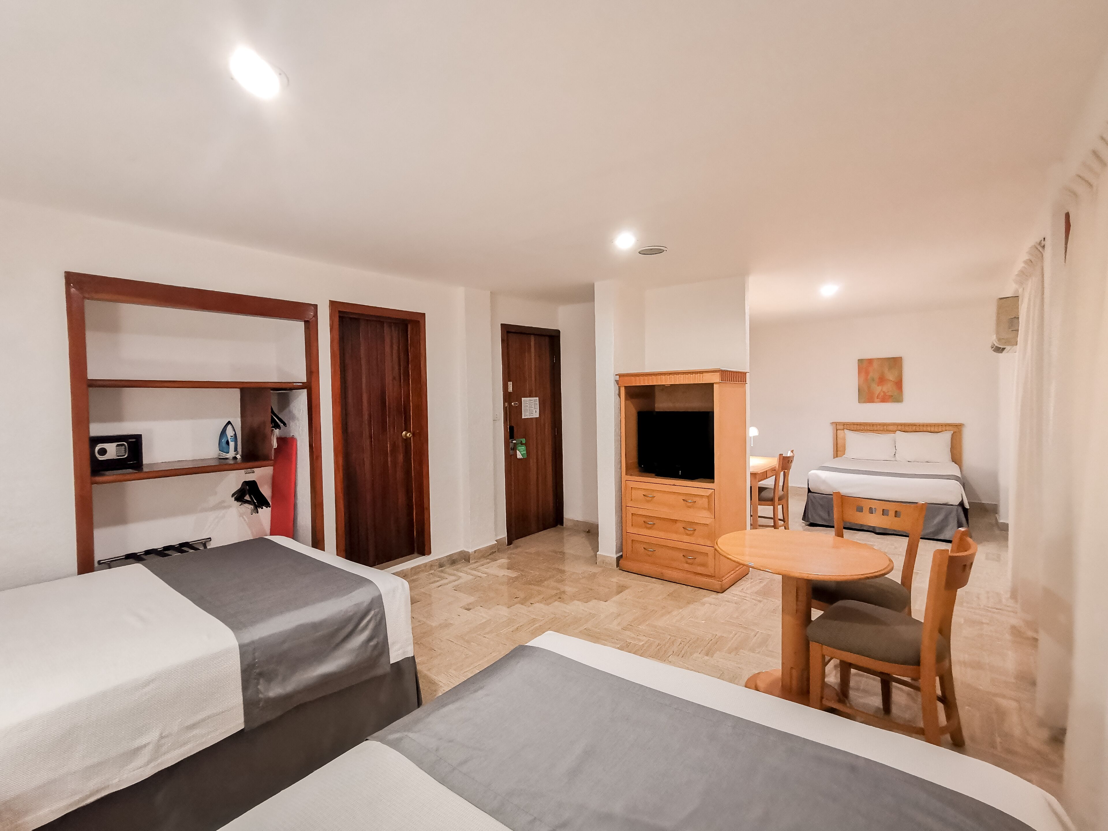 traditional triple room, 1 bedroom | individually decorated, desk, laptop workspace, iron/ironing board