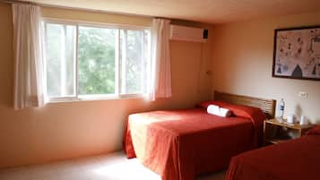 Superior Room | Blackout drapes, bed sheets