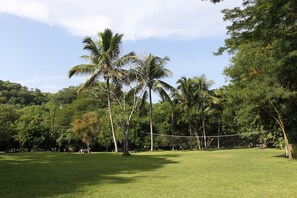 Children’s play area – outdoor