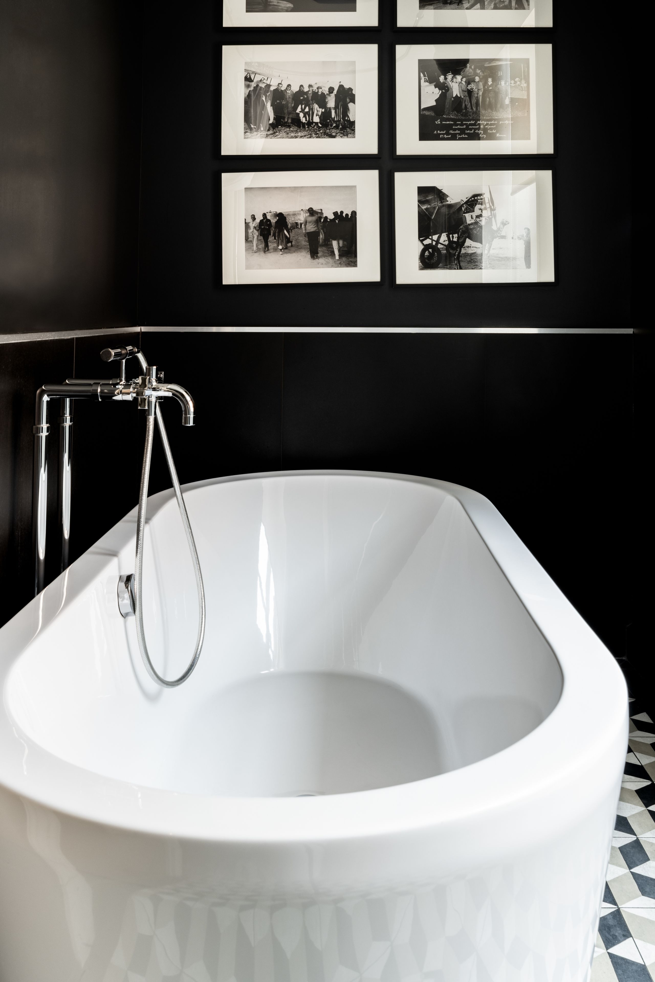 suite (saint-exupéry) | bathroom | rainfall showerhead, free toiletries, hair dryer, towels