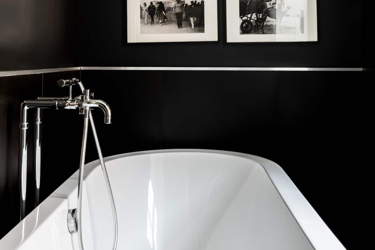 suite (saint-exupéry) | bathroom | rainfall showerhead, free toiletries, hair dryer, towels