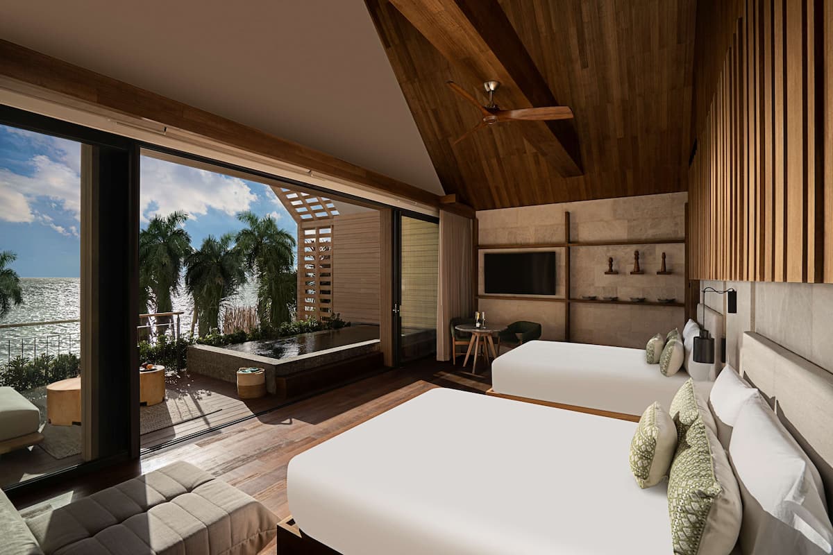 Oceanfront Veranda Pool Suite - Queen