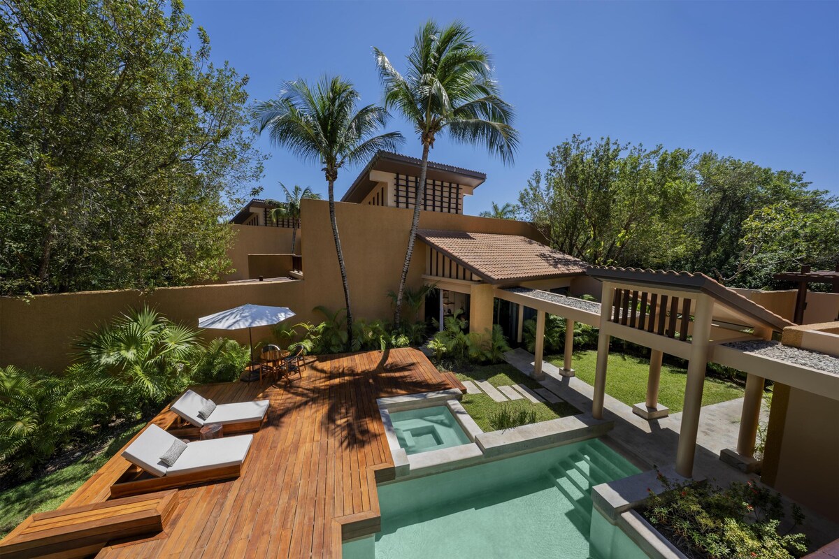 Harmony Two-Bedroom Lagoon Pool Villa | 高級寢具、羽絨被、迷你吧、客房內保險箱