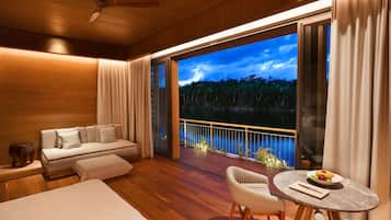 Lagoon & Sunset Rooftop Pool Villa | Pemandangan dari kamar