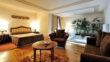 Junior-Doppelzimmer | Hochwertige Bettwaren, Minibar, Zimmersafe, Schreibtisch