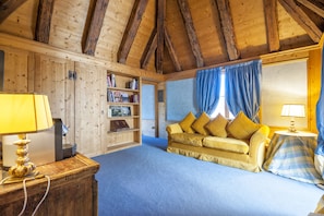 1 bedroom, premium bedding, minibar, in-room safe