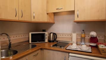 Double Room with Terrace (2 adults) | Private kitchen