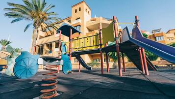 Children’s play area – outdoor