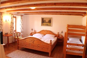 Family Room, Non Smoking | Hypo-allergenic bedding, minibar, in-room safe, individually furnished - Hotel Das Landhaus (Hoechenschwand)