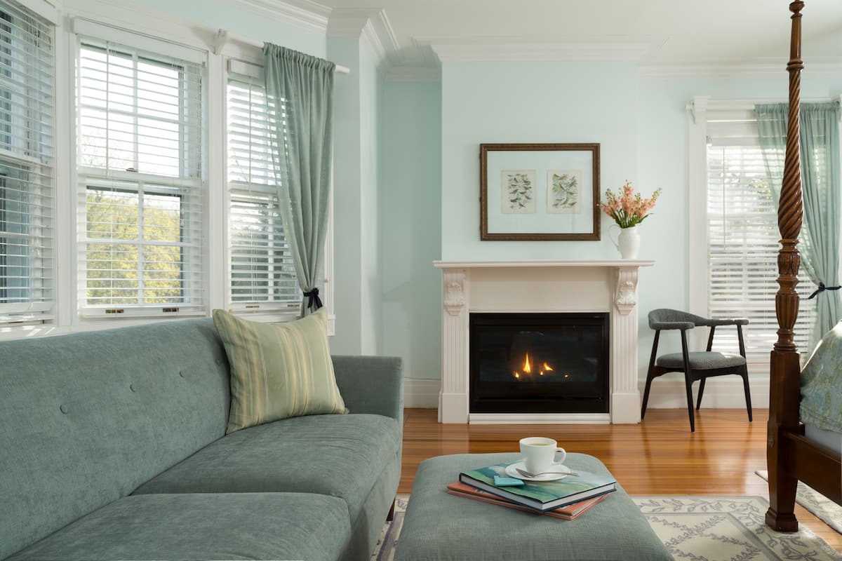 Deluxe-Zimmer, 1 Schlafzimmer, eigenes Bad | Wohnbereich