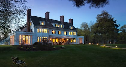 The Four Chimneys Inn