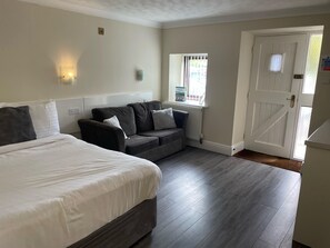 Standard Room (Family of 4) | Desk, iron/ironing board, free WiFi, bed sheets - Mountain Park Hotel (Flint)