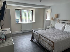 Standard Double Room, 1 Double Bed | Desk, iron/ironing board, free WiFi, bed sheets - Mountain Park Hotel (Flint)