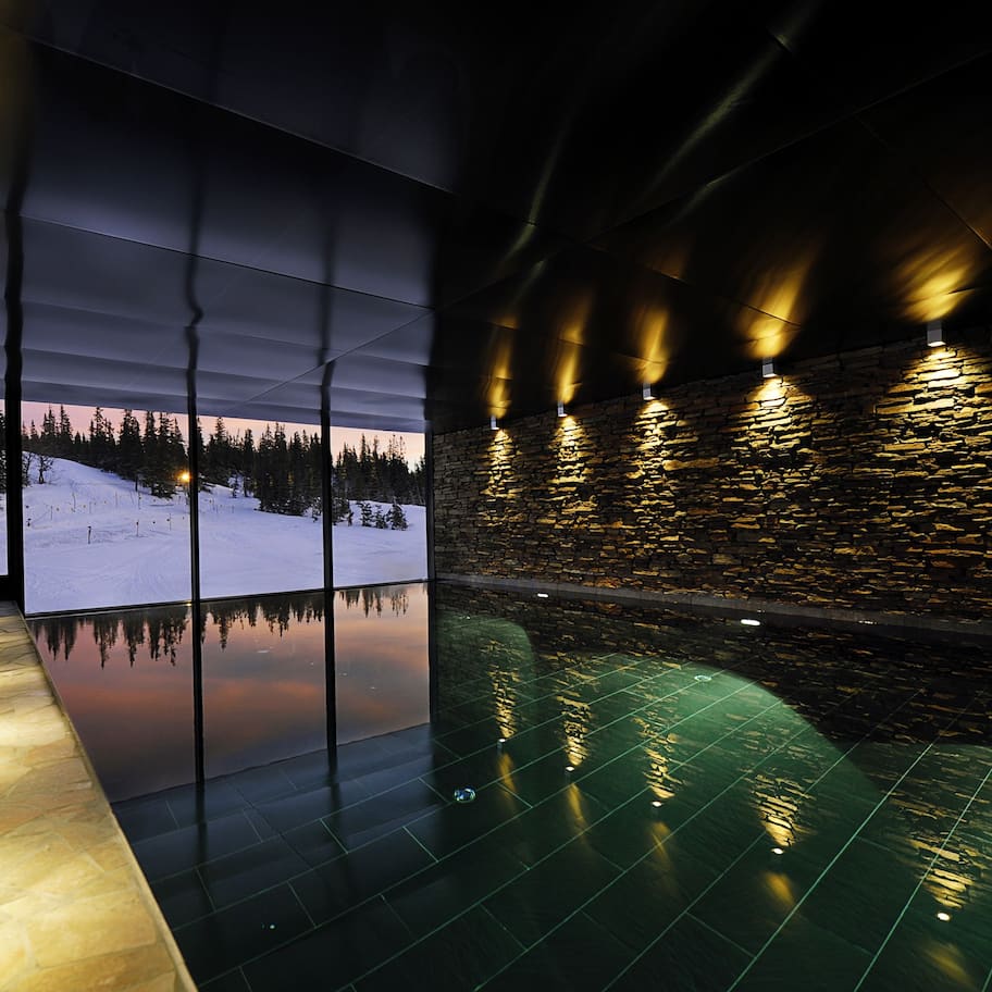 2 indoor pools, outdoor pool