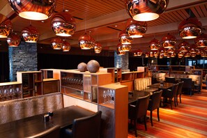 Buffet déjeuner gratuit tous les jours