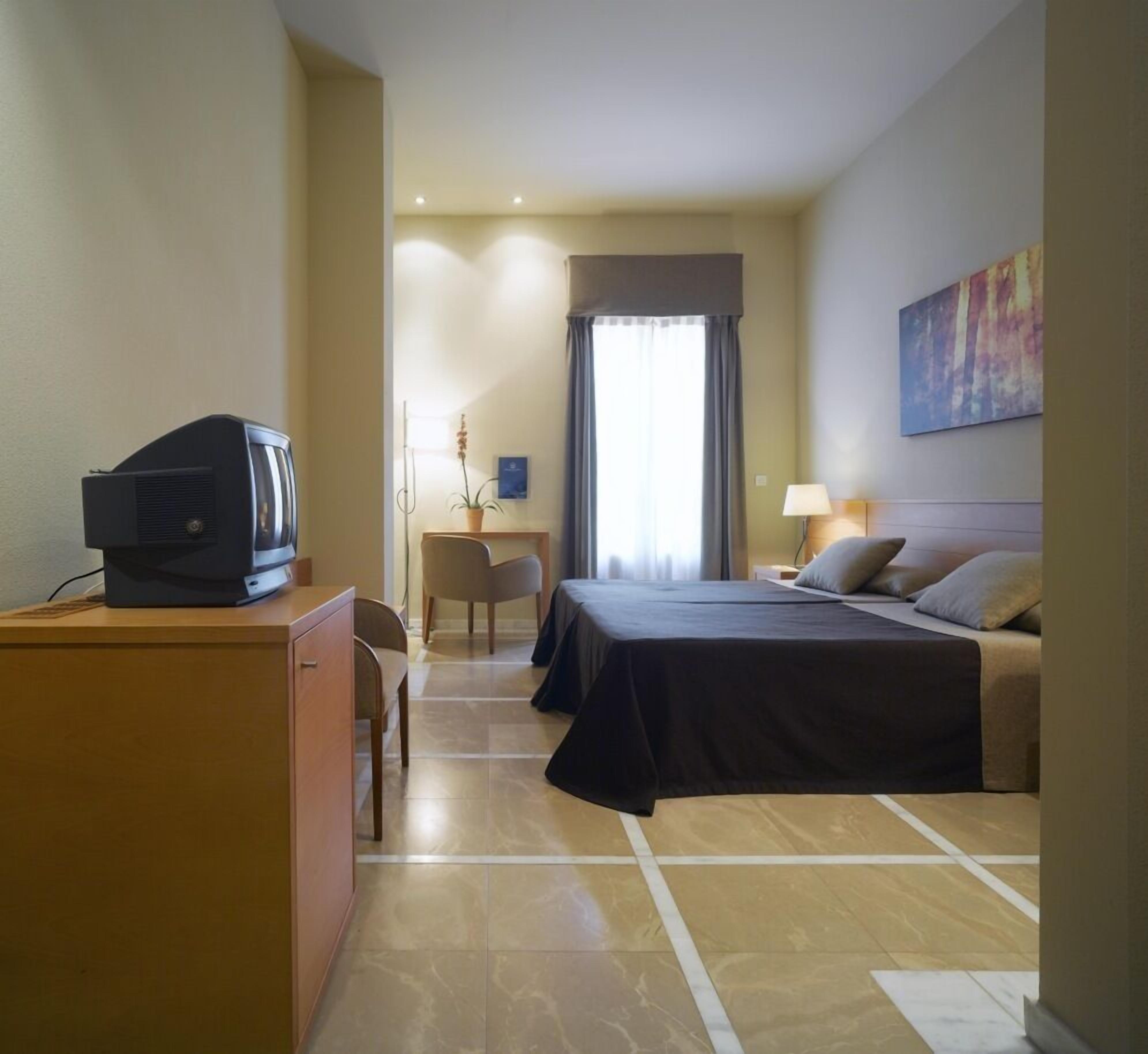 superior room, 2 single beds | minibar, in-room safe, individually furnished, desk