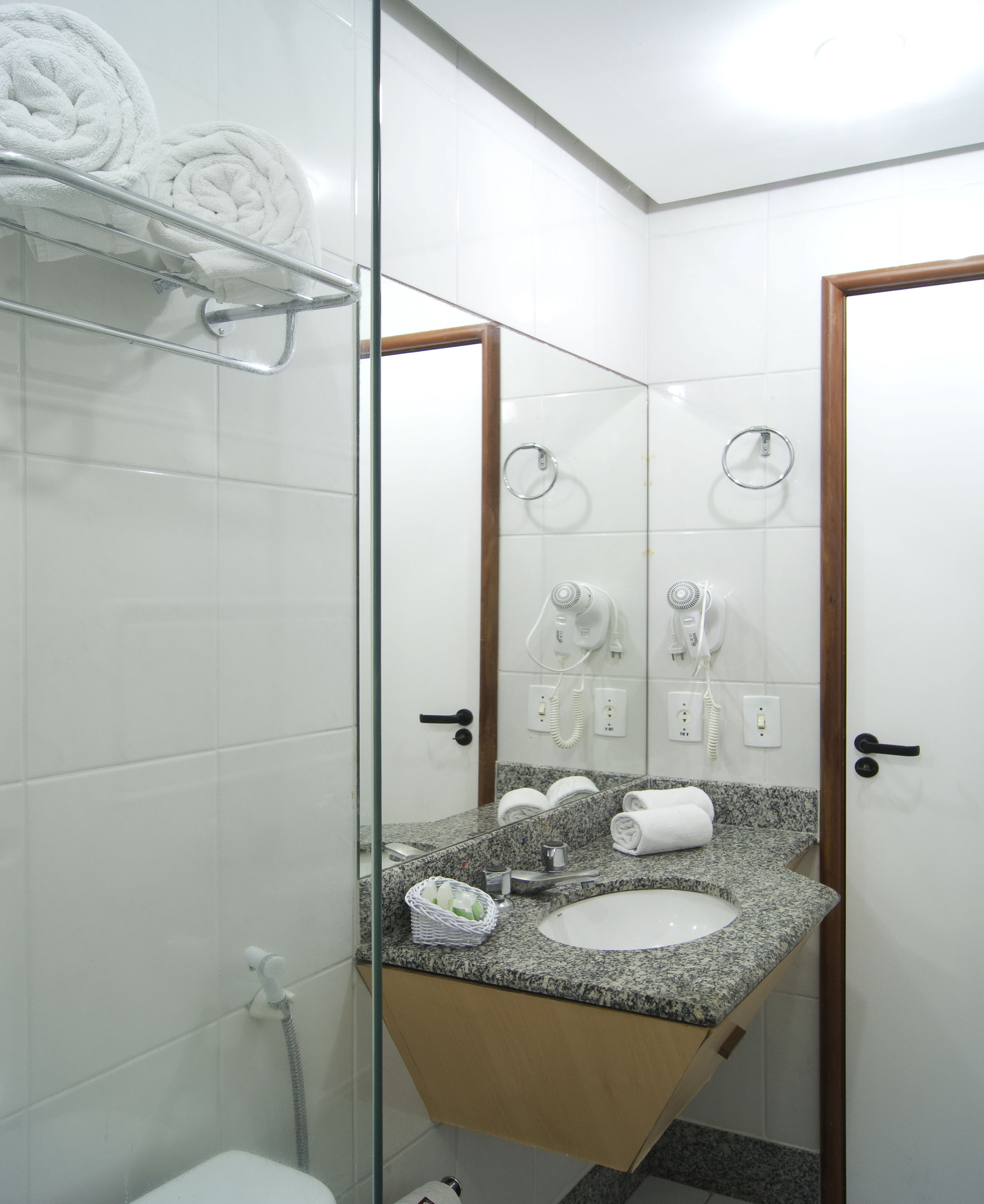 deep-soaking bathtub