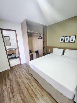 Deluxe Double Room | Premium bedding, memory foam beds, minibar, in-room safe - Nobile Suites Diamond (Vitoria)