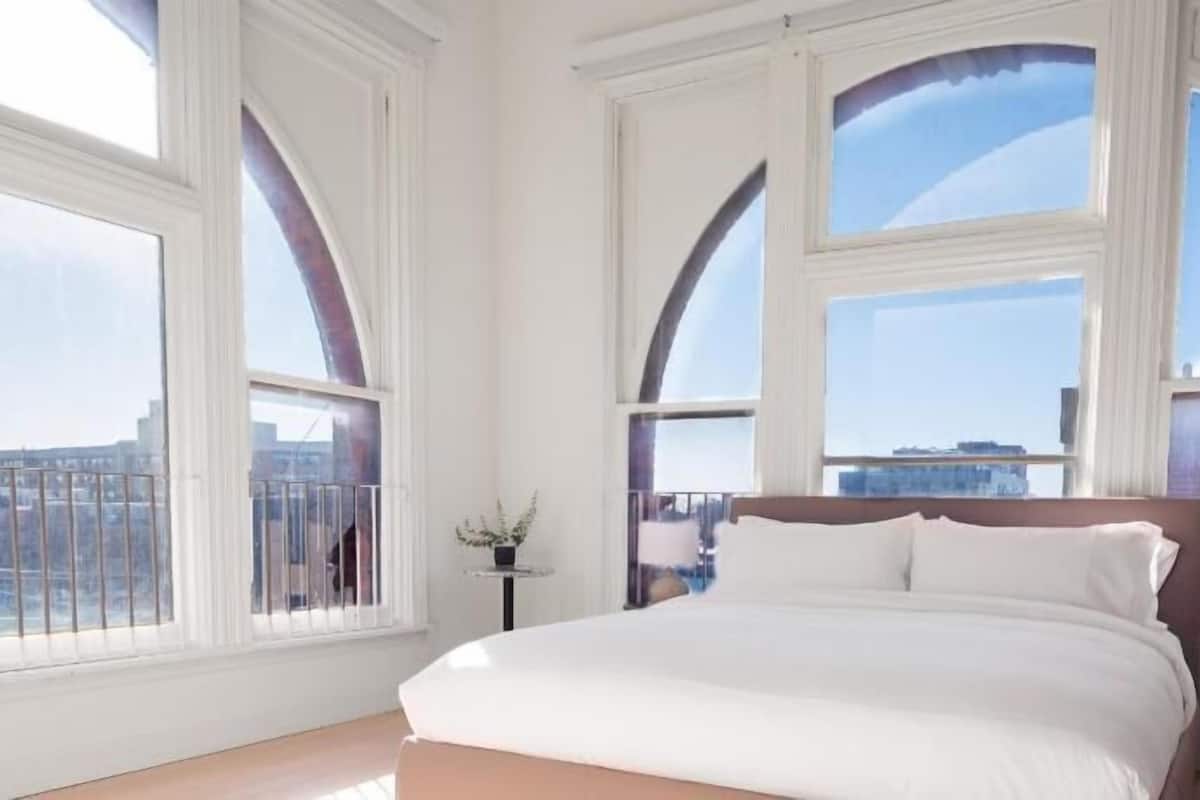 Frette Italian sheets, premium bedding, down duvets, pillow-top beds