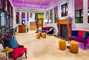 Sala de estar en el lobby