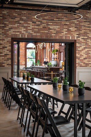 Meeting facility - Gladstone House (Toronto)