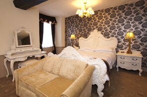 Superior Double Room | Individually decorated, individually furnished, desk, laptop workspace - The Old Crown Coaching Inn (Faringdon)