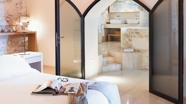 Suite Master | Italienske Frette-laken, sengetøy av topp kvalitet, dundyner og minibar