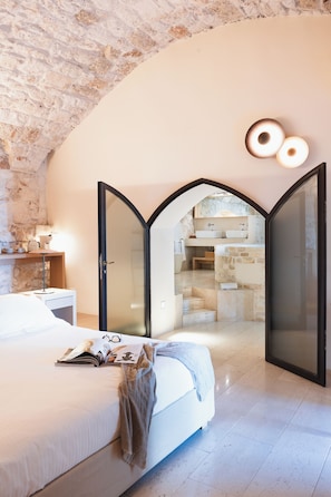 Suite Master | 1 bedroom, Frette Italian sheets, premium bedding, down comforters