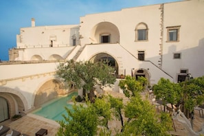 Front of property - La Sommità Relais & Chateaux (Ostuni)