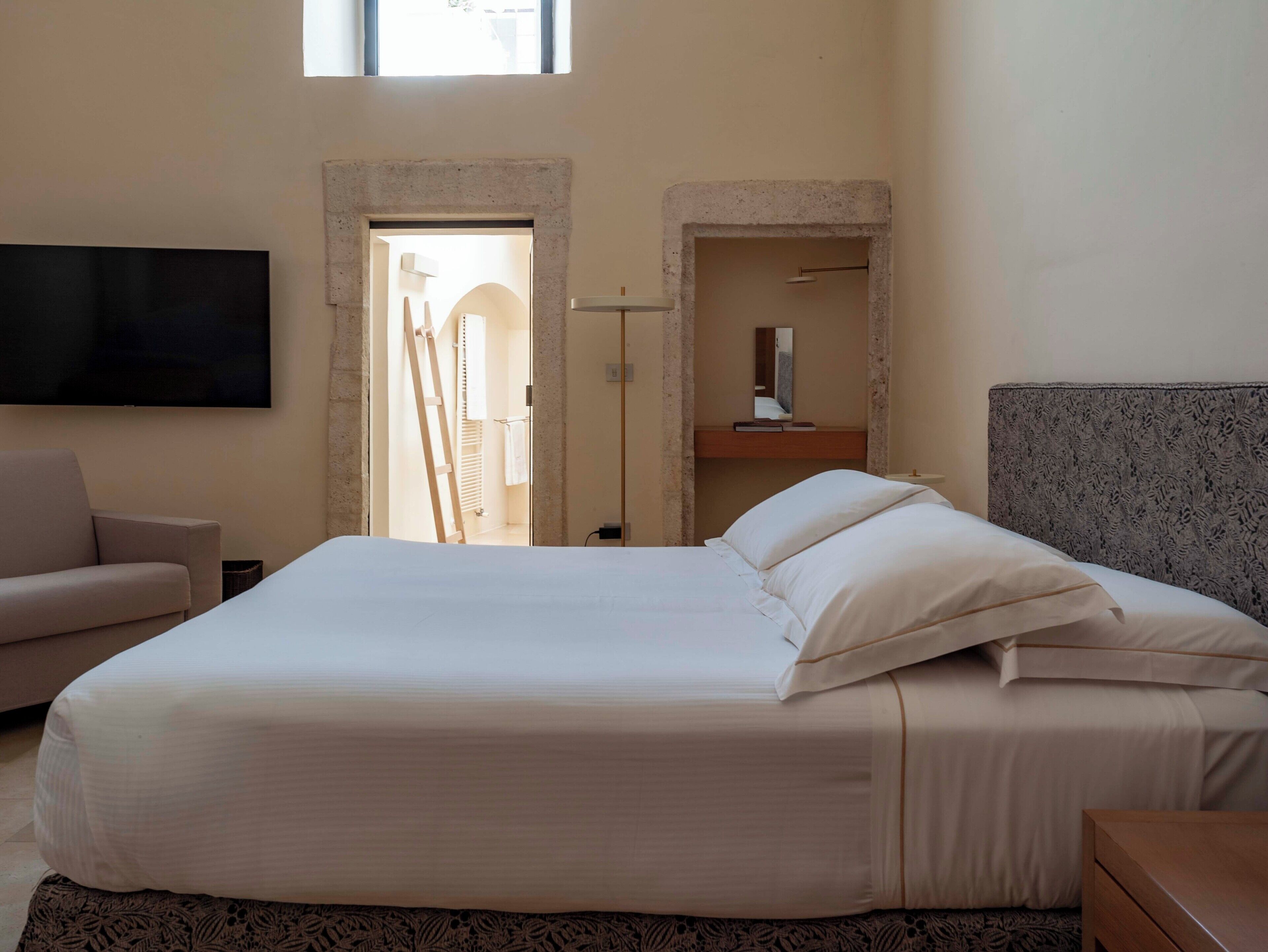 Deluxe Double Room | Frette Italian sheets, premium bedding, down comforters, minibar