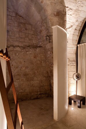 Turkish bath/hammam, massage/treatment rooms