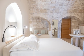 Deluxe Double Room | 1 bedroom, Frette Italian sheets, premium bedding, down comforters