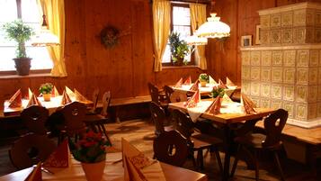 Lunch and dinner served, local cuisine