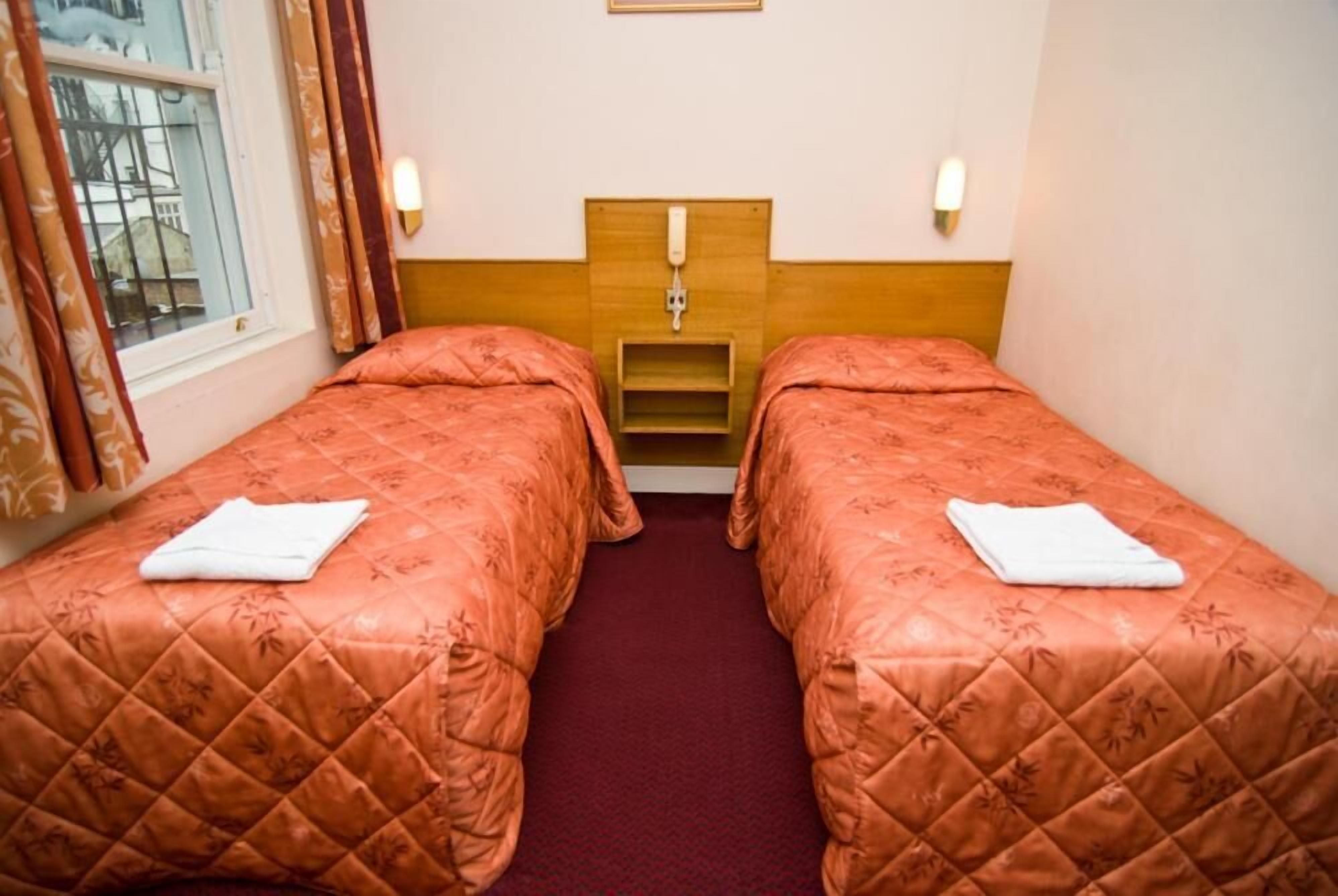 Photo - Alexandra Hotel