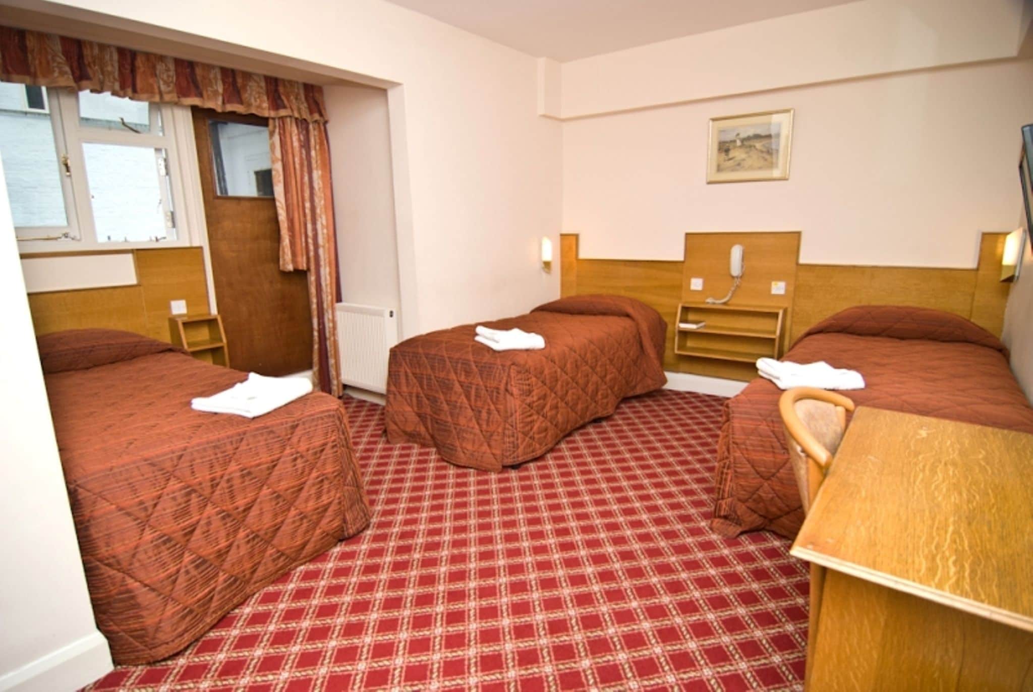 Photo - Alexandra Hotel