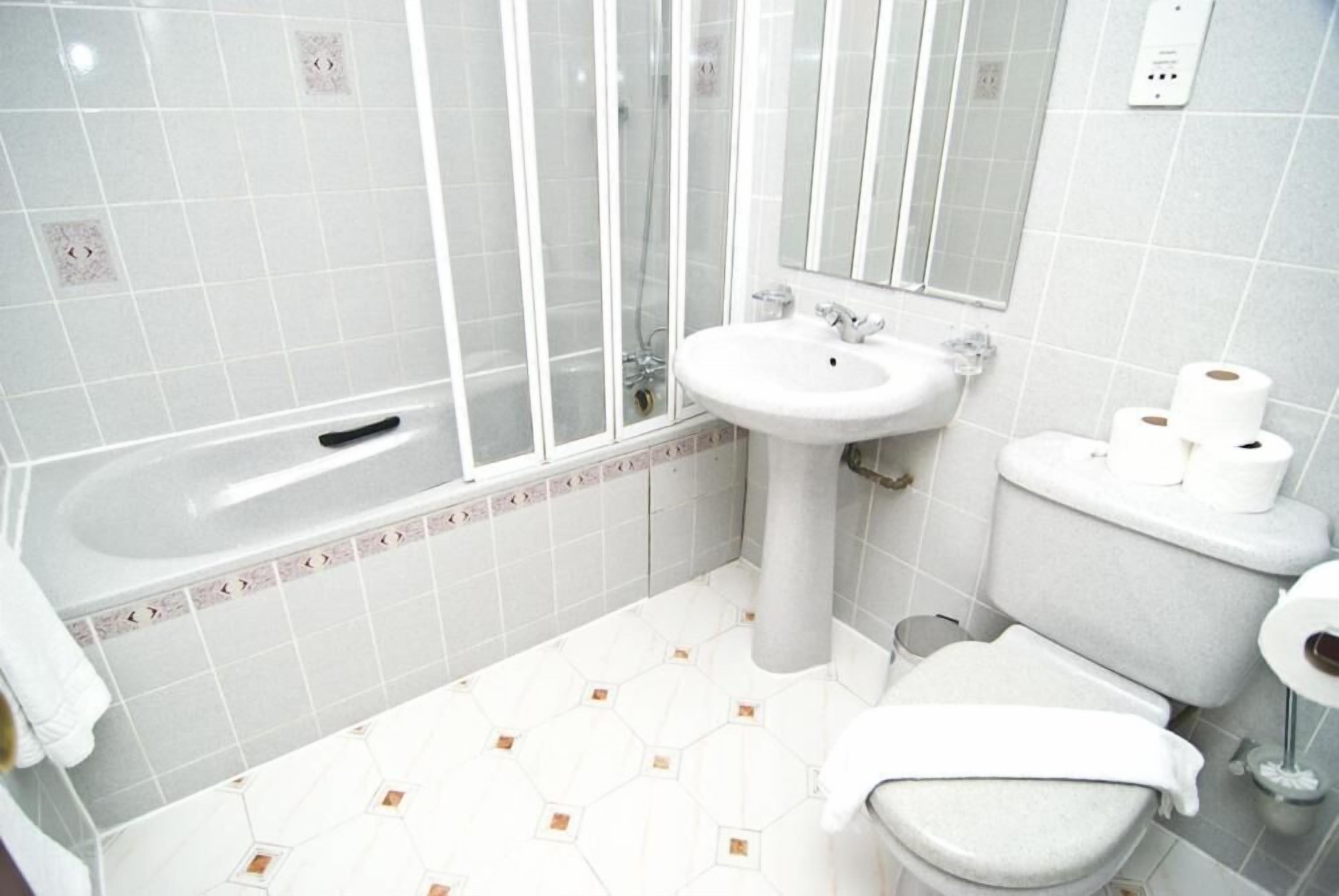 Photo - Alexandra Hotel