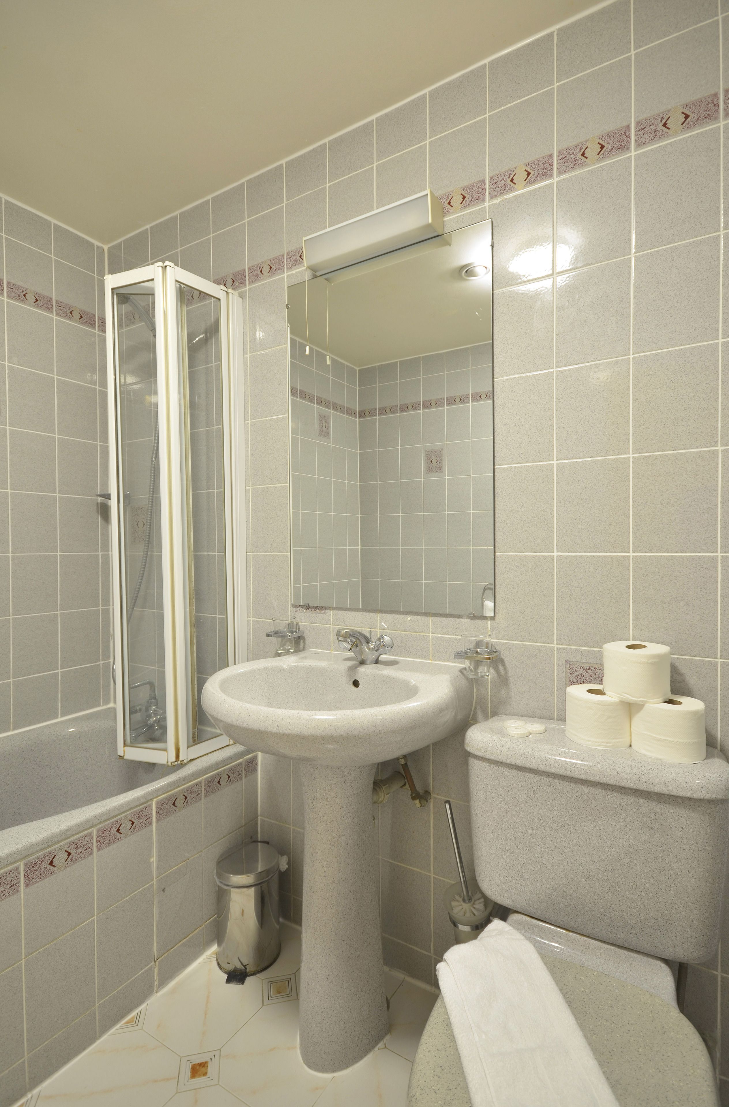 Photo - Alexandra Hotel