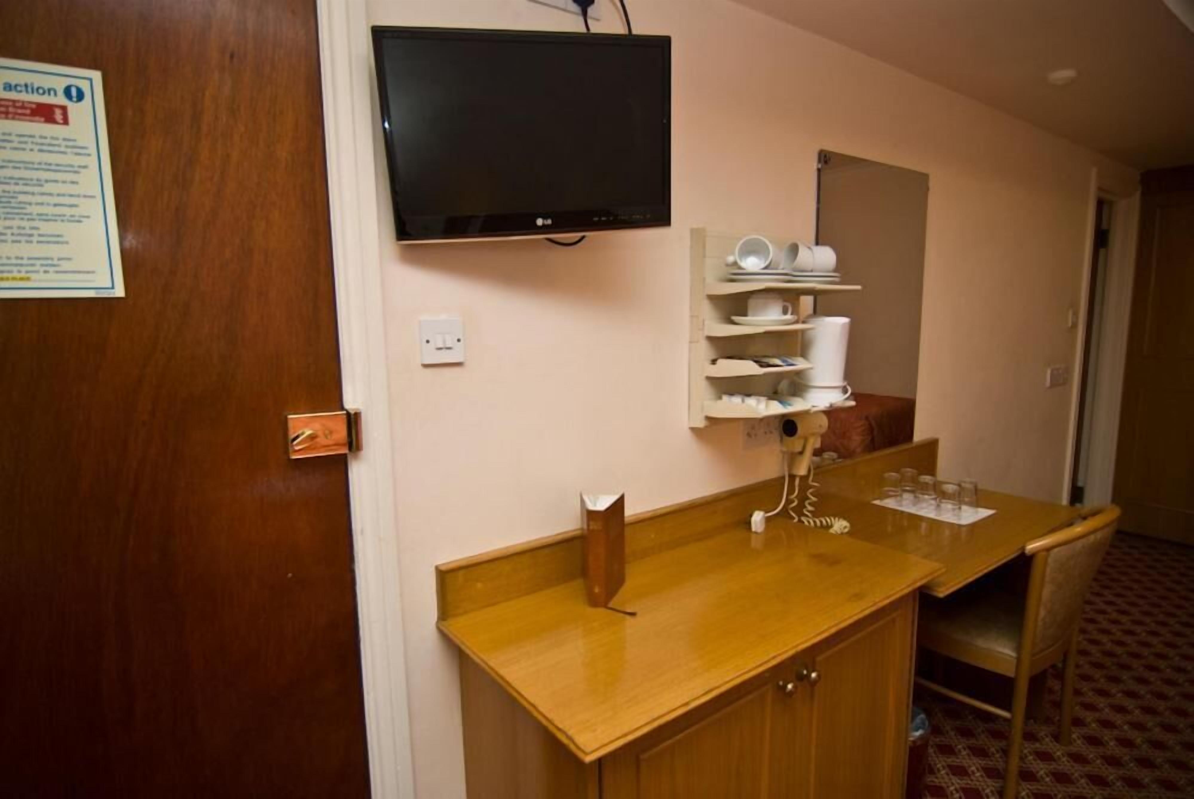 Photo - Alexandra Hotel