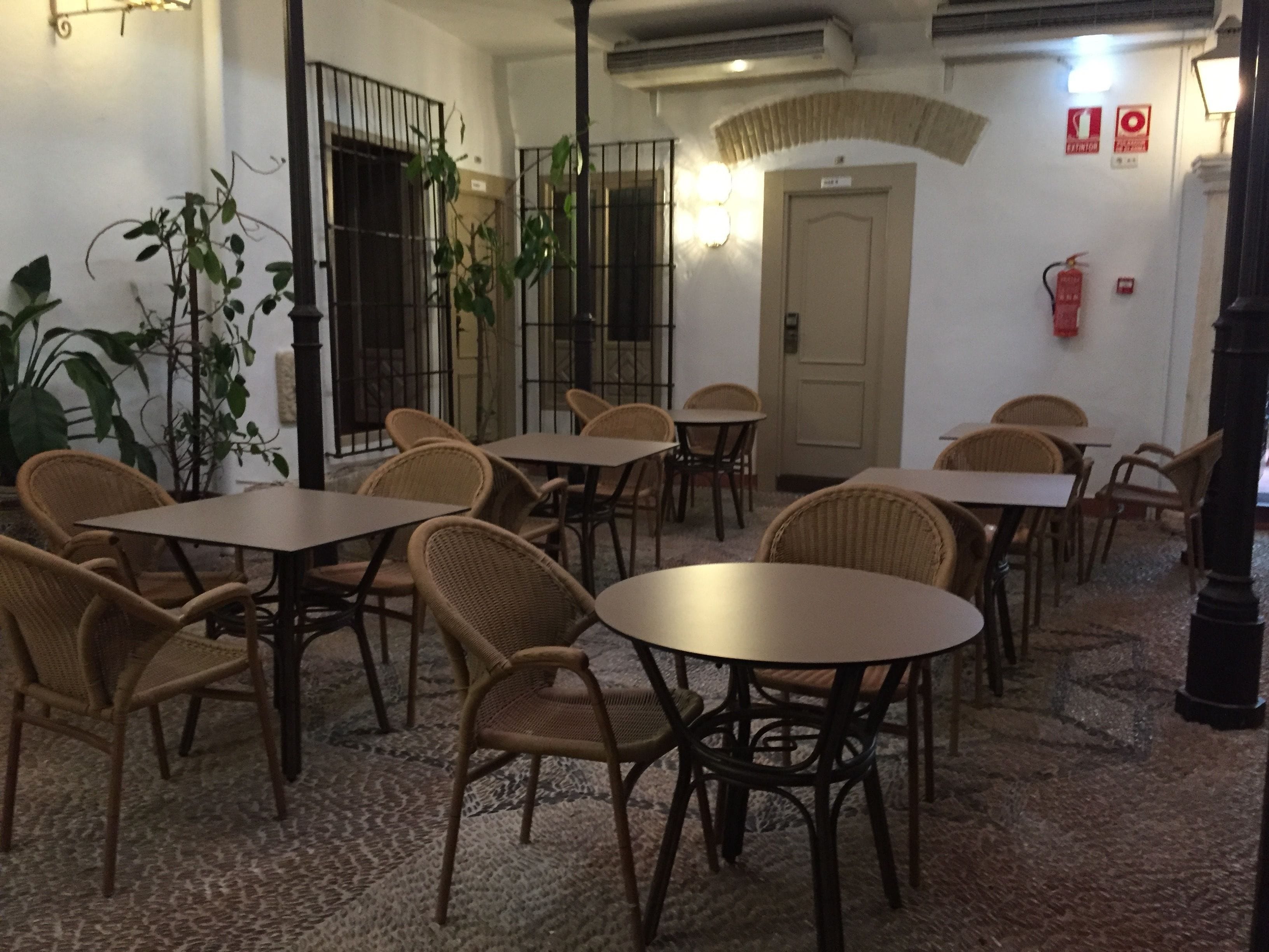 每日供應即叫即煮早餐 (每人 EUR12)