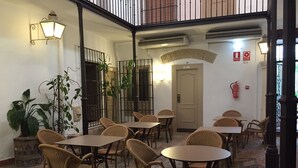 ساحة الطعام