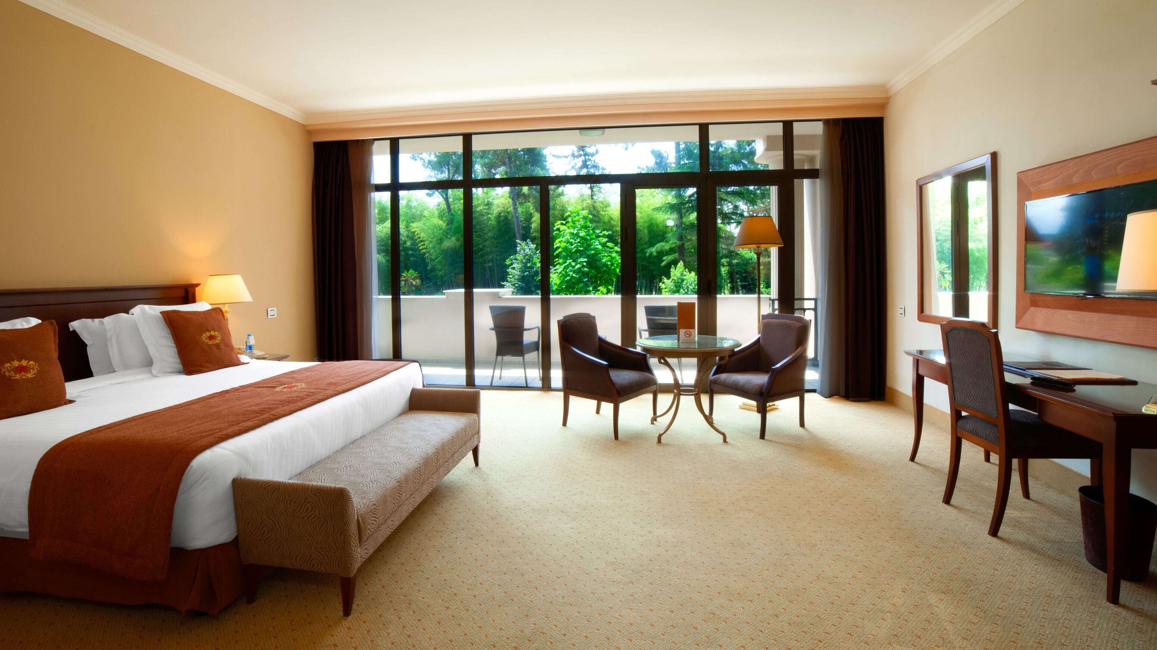 Literie de qualité supérieure, minibar, coffres-forts dans les chambres