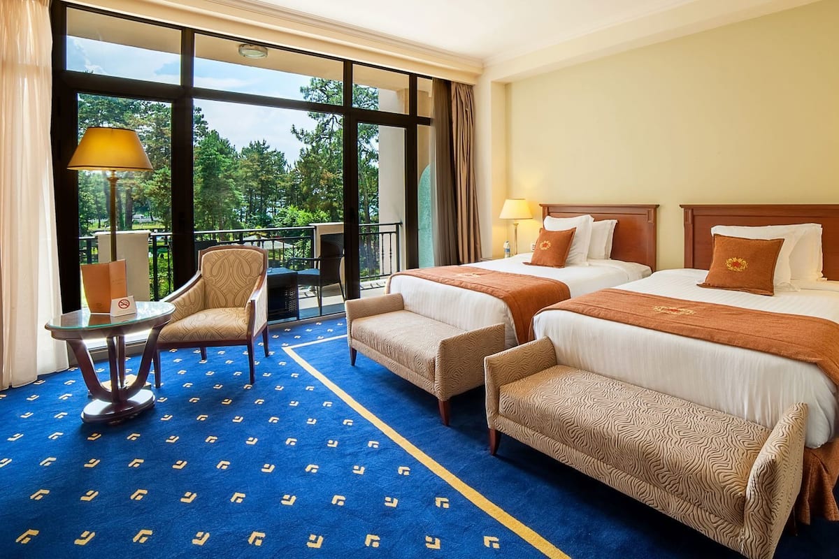 Premium bedding, minibar, in-room safe, desk