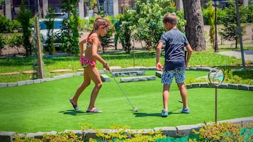 Mini-golf