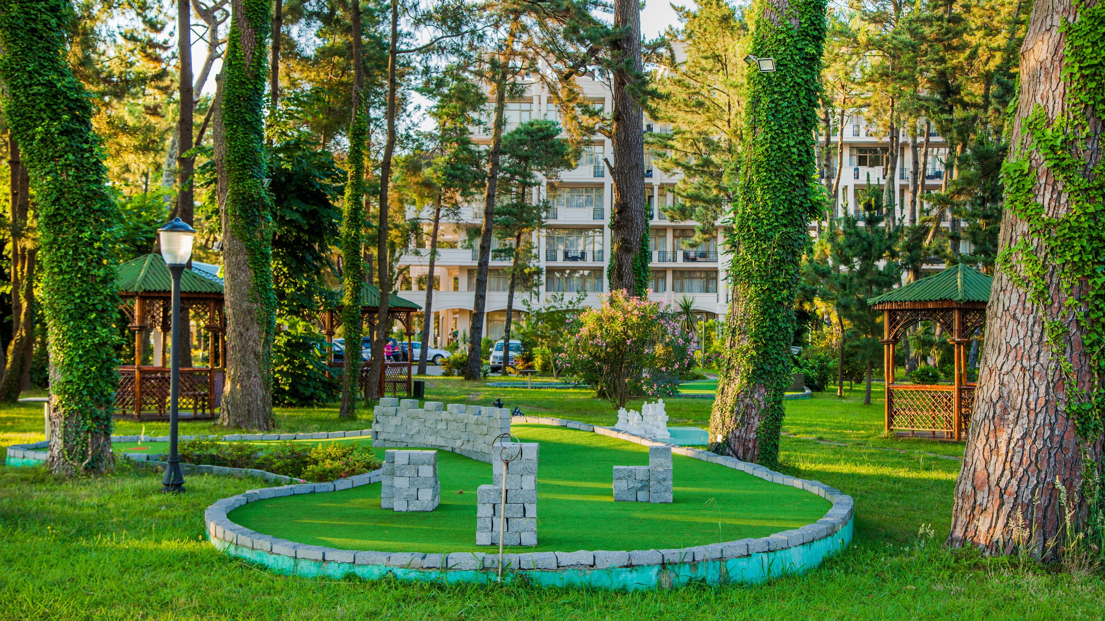 Mini-golf