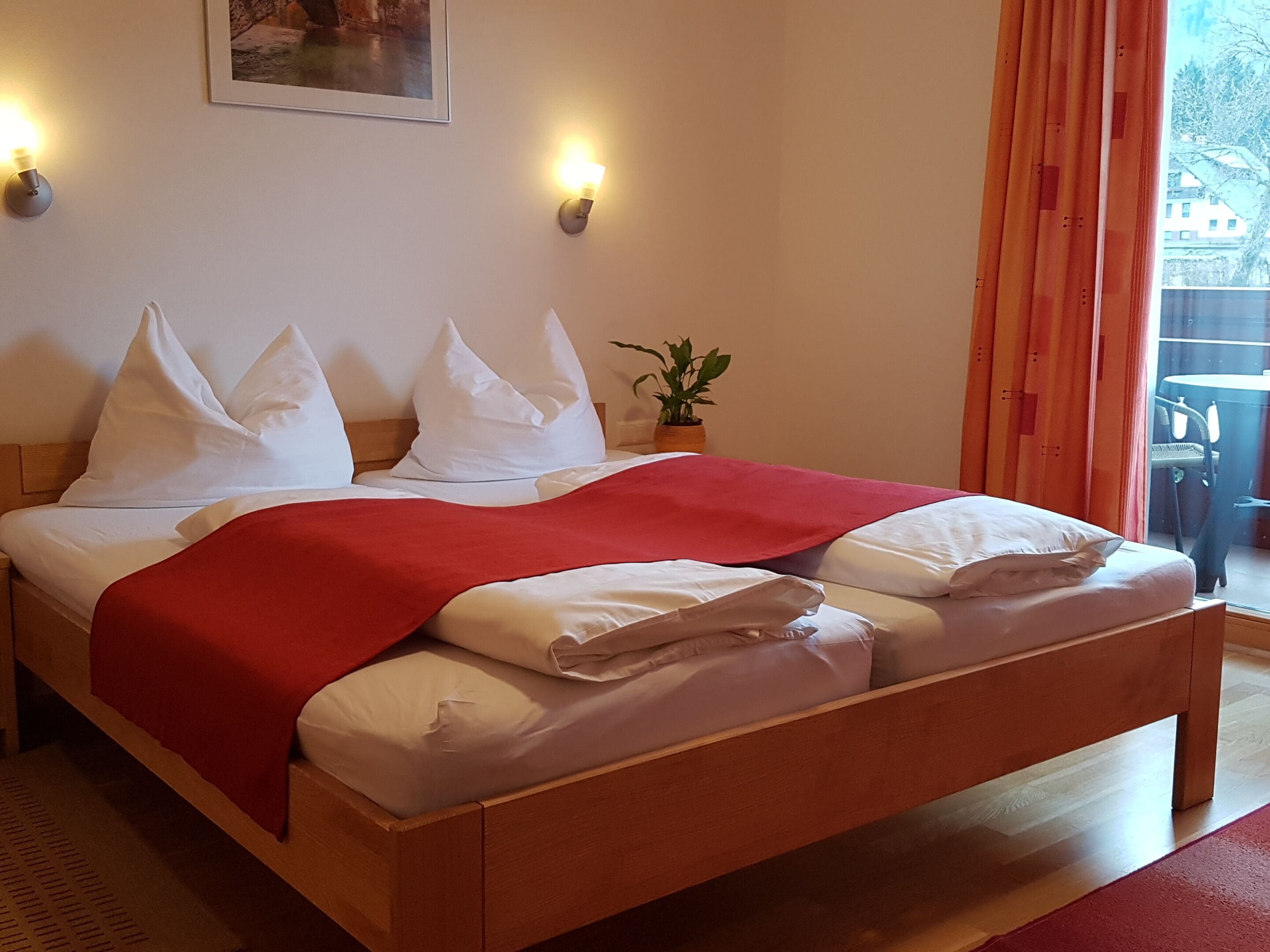 Chambre Double Standard, 1 très grand lit, vue montagne, rez-de-chaussée