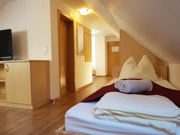 Quadruple Room, Balcony, Mountain View | Hypo-allergenic bedding, individually furnished, desk, free WiFi