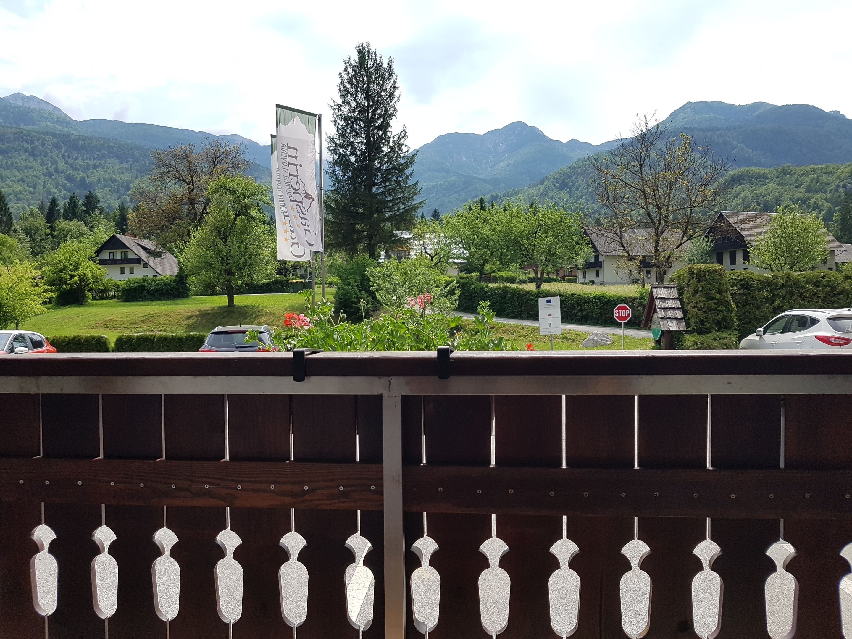 Standard Double Room, 1 King Bed, Mountain View, Ground Floor | Hypo-allergenic bedding, individually furnished, desk, free WiFi