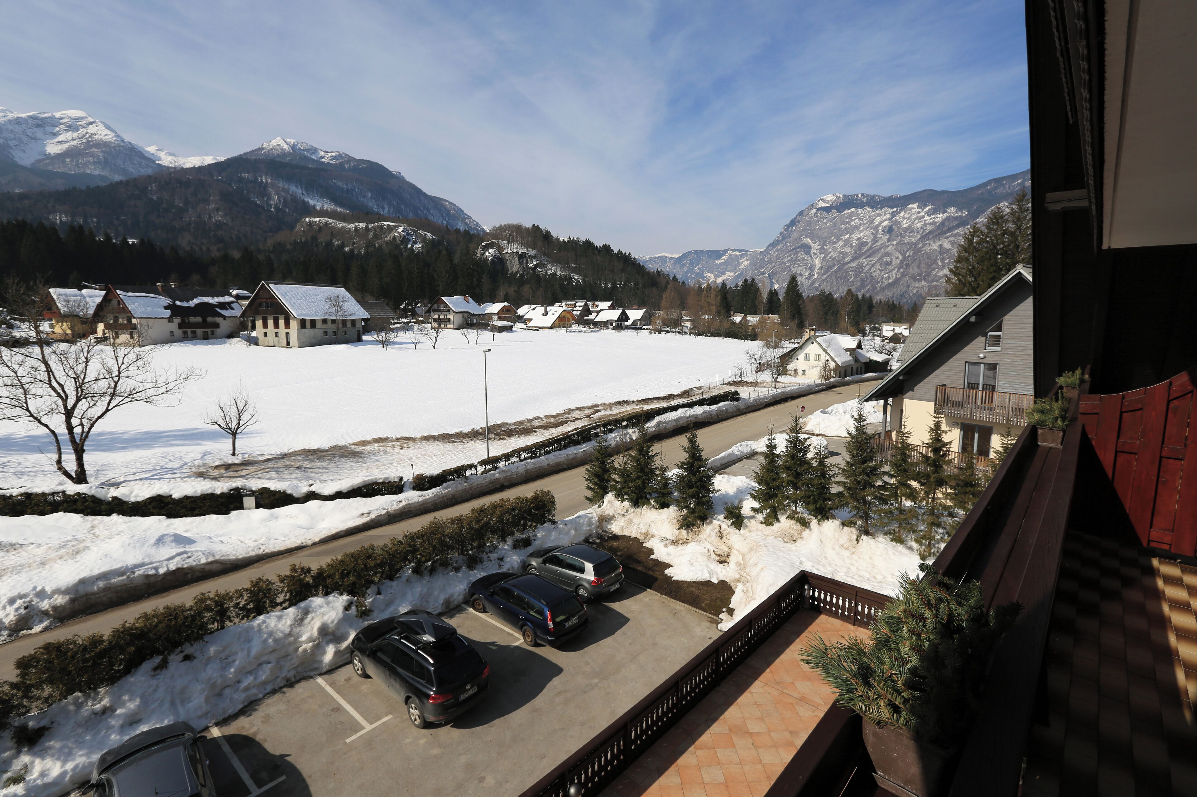 Familiekamer | Hypoallergeen beddengoed, individueel gemeubileerd, een bureau