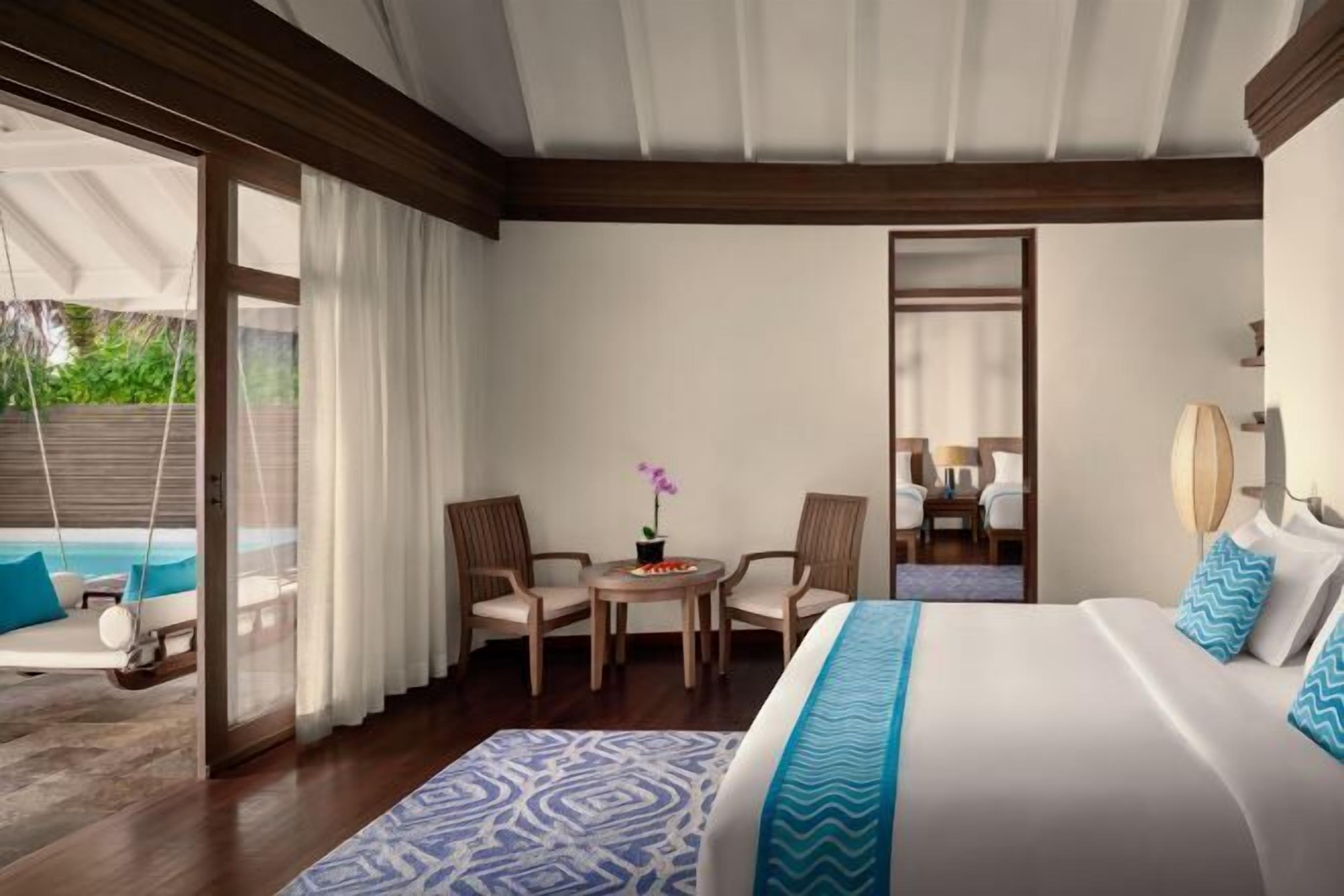 Frette Italian sheets, premium bedding, minibar, in-room safe