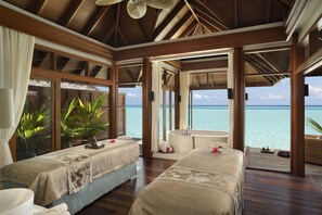 Couples treatment room(s), sauna, steam room, body treatments
